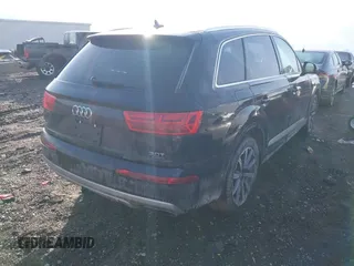 2017 Audi Q7 Premium Plus z VIN WA1LAAF75HD019470, wystawiony jako IAAI lot #41724853 z przebiegiem 85 301 mil mil oraz . Historia ofert i sprzedaży dostępna na DreamBid. Obrazek 4.