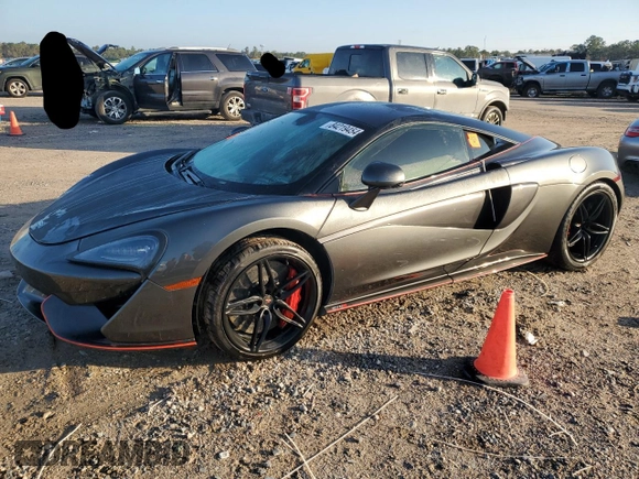 2017 McLaren 570S z VIN SBM13DAAXHW003255, wystawiony jako Copart lot #84219454 z przebiegiem Nie podano mil oraz Szkody całkowita. Historia ofert i sprzedaży dostępna na DreamBid. Obrazek 1.