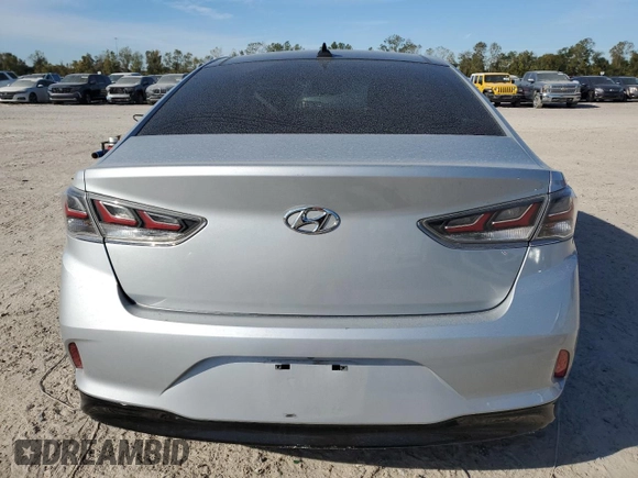 2018 Hyundai Sonata Hybrid Limited with VIN KMHE34L37JA082830, listed as a Copart auction lot 82709864 with 117,884 mi miles and Salvage Title. Bid and sale history available at carsss.com. Image 6.