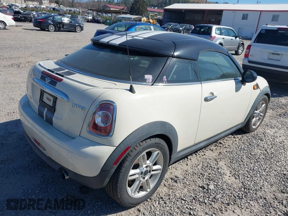 2012 MINI Coupe z VIN WMWSX1C50CT163832, wystawiony jako IAAI lot #41837456 z przebiegiem 123 906 mil mil oraz . Historia ofert i sprzedaży dostępna na DreamBid. Obrazek 4.