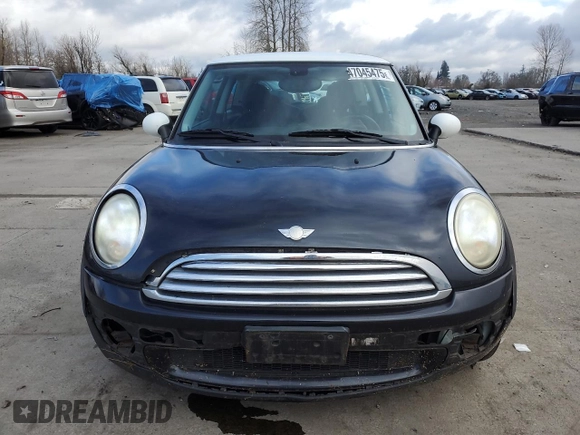 2008 MINI Hardtop with VIN WMWMF33558TU63803, listed as a Copart auction lot 47045475 with 70,989 mi miles and Salvage Title. Bid and sale history available at DreamBid. Image 5.