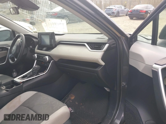 2019 Toyota RAV4 XLE with VIN 2T3P1RFV9KW042278, listed as a IAAI auction lot 42062800 with 62,979 mi miles and . Bid and sale history available at DreamBid. Image 5.