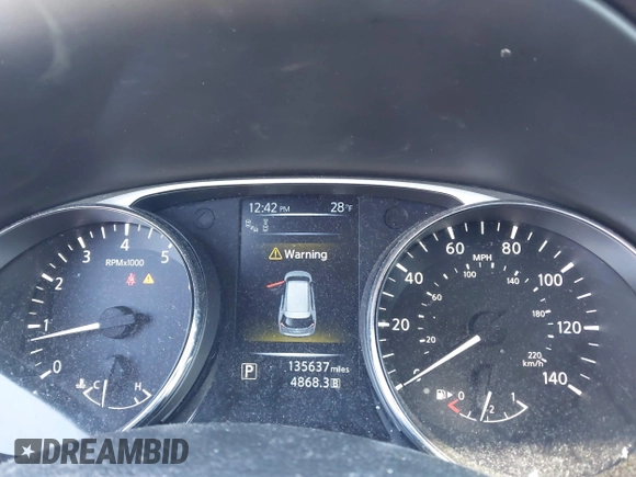 2015 Nissan Rogue SL with VIN 5N1AT2MVXFC862531, listed as a IAAI auction lot 41671922 with 135,637 mi miles. Bid and sale history available at carsss.com. Image 7.