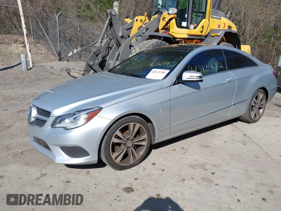 2014 Mercedes-Benz E-Class E 350 with VIN WDDKJ8JB2EF237510, listed as a IAAI auction lot 42122701 with 137,649 mi miles. Bid and sale history available at carsss.com. Image 18.