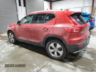 2020 Volvo XC40 Momentum z VIN YV4162UK9L2276791, wystawiony jako Copart lot #87115964 z przebiegiem 43 704 mil mil oraz Szkoda całkowita • Salvage title. Historia ofert i sprzedaży dostępna na DreamBid. Obrazek 2.