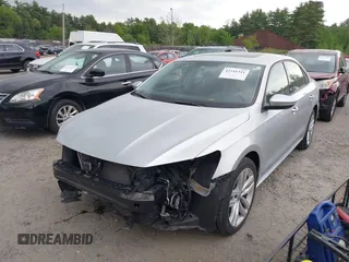 2019 Volkswagen Passat Wolfsburg Edition z VIN 1VWLA7A30KC002809, wystawiony jako IAAI lot #42341311 z przebiegiem 31 181 mil mil oraz . Historia ofert i sprzedaży dostępna na DreamBid. Obrazek 18.