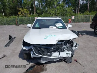 2025 Cadillac CT4 Premium Luxury z VIN 1G6DB5RK3S0110690, wystawiony jako IAAI lot #41540815 z przebiegiem 1 749 mil mil oraz . Historia ofert i sprzedaży dostępna na DreamBid. Obrazek 6.