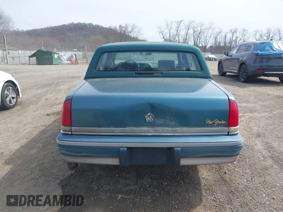 1993 Chrysler New Yorker z VIN 1C3XV66R5PD188692, wystawiony jako IAAI lot #41832600 z przebiegiem 146 380 mil mil oraz . Historia ofert i sprzedaży dostępna na DreamBid. Obrazek 16.