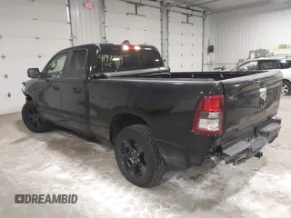 2022 Ram 1500 Big Horn z VIN 1C6SRFBT2NN281888, wystawiony jako IAAI lot #41971869 z przebiegiem 112 527 mil mil oraz . Historia ofert i sprzedaży dostępna na DreamBid. Obrazek 3.