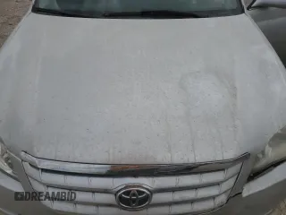 2005 Toyota Avalon XL z VIN 4T1BK36B55U019491, wystawiony jako Copart lot #50530335 z przebiegiem 111 698 mil mil oraz Szkoda całkowita • Salvage title. Historia ofert i sprzedaży dostępna na DreamBid. Obrazek 11.
