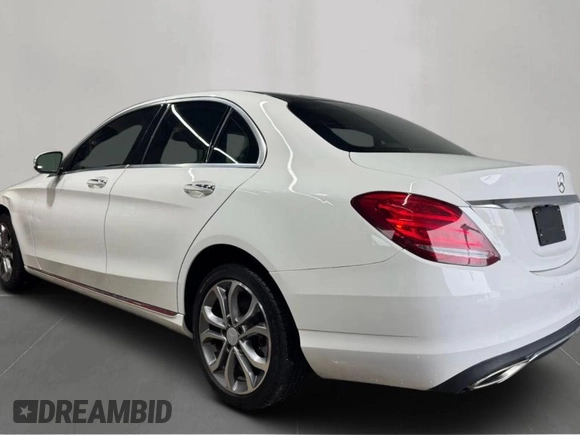 2015 Mercedes-Benz C 300 Luxury with VIN 55SWF4KB0FU020322, listed as a Copart auction lot 65088655 with 145,456 mi miles and Clean title. Bid and sale history available at DreamBid. Image 3.