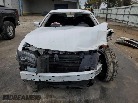 2022 Chrysler 300 Touring L with VIN 2C3CCADG5NH162974, listed as a Copart auction lot 84917054 with 53,236 mi miles and Salvage Title. Bid and sale history available at carsss.com. Image 5.