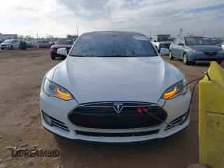 2012 Tesla Model S Performance with VIN 5YJSA1DP7CFS01032, listed as a IAAI auction lot 41423925 with 18,070 mi miles. Bid and sale history available at carsss.com. Image 12.