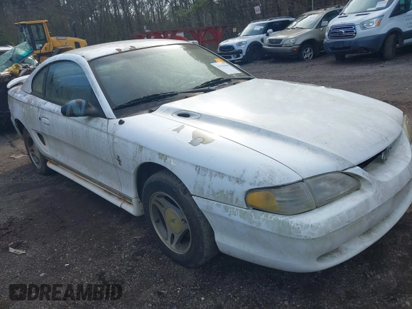 1997 Ford Mustang with VIN 1FALP4040VF200826, listed as a IAAI auction lot 41555969 with 82,134 mi miles. Bid and sale history available at carsss.com. Image 1.