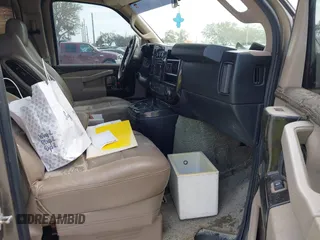 2017 GMC Savana Cargo Van with VIN 1GTW7AFG8H1120201, listed as a IAAI auction lot 41596866 with 1 mi miles. Bid and sale history available at carsss.com. Image 5.