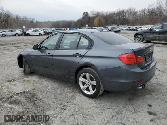 2013 BMW 3 Series 328i z VIN WBA3C1C51DK103209, wystawiony jako Copart lot #51299565 z przebiegiem 107 528 mil mil oraz Szkody całkowita. Historia ofert i sprzedaży dostępna na DreamBid. Obrazek 2.