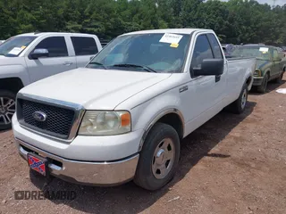 2007 Ford F-150 XL z VIN 1FTRF12W17NA74098, wystawiony jako IAAI lot #42462695 z przebiegiem 384 331 mil mil oraz . Historia ofert i sprzedaży dostępna na DreamBid. Obrazek 2.