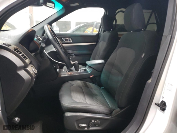 2018 Ford Explorer XLT with VIN 1FM5K8DH3JGB20118, listed as a Copart auction lot 52390615 with 152,164 mi miles and Clean Title. Bid and sale history available at carsss.com. Image 7.