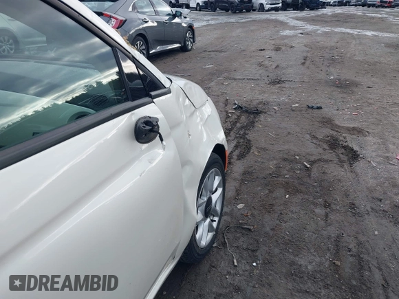 2017 FIAT 500 Pop z VIN 3C3CFFKRXHT671205, wystawiony jako IAAI lot #41737716 z przebiegiem 47 488 mil mil oraz . Historia ofert i sprzedaży dostępna na DreamBid. Obrazek 6.