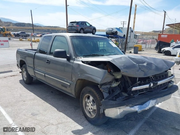 2002 Chevrolet Silverado 1500 LS with VIN 2GCEC19W421373480, listed as a IAAI auction lot 41740755 with 252,853 mi miles. Bid and sale history available at carsss.com. Image 1.