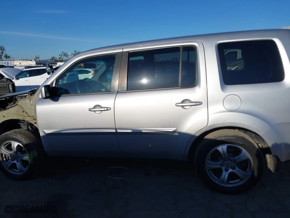 2012 Honda Pilot EX-L with VIN 5FNYF3H58CB038956, listed as a IAAI auction lot 41834286 with 176,093 mi miles. Bid and sale history available at carsss.com. Image 15.