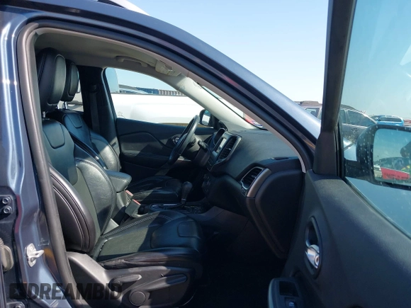 2019 Jeep Cherokee Latitude Plus with VIN 1C4PJLLX9KD469704, listed as a IAAI auction lot 42257879 with 90,917 mi miles and . Bid and sale history available at DreamBid. Image 5.