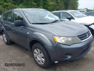 2007 Mitsubishi Outlander ES z VIN JA4MS31X27U001639, wystawiony jako IAAI lot #42365002 z przebiegiem 127 313 mil mil oraz . Historia ofert i sprzedaży dostępna na DreamBid. Obrazek 1.