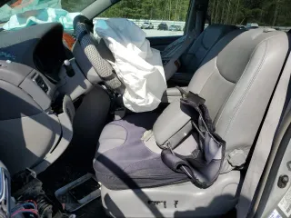 2004 Toyota Sienna XLE with VIN 5TDZA22C04S068616, listed as a Copart auction lot 52358685 with 0 mi miles and Salvage Title. Bid and sale history available at carsss.com. Image 7.