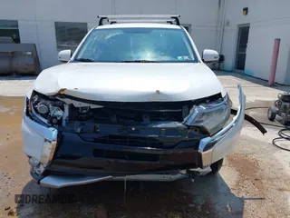 2018 Mitsubishi Outlander ES with VIN JA4AZ3A33JZ009318, listed as a IAAI auction lot 41007583 with 81,507 mi miles and . Bid and sale history available at DreamBid. Image 12.