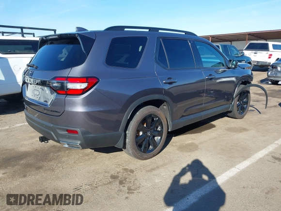 2025 Honda Pilot Black Edition with VIN 5FNYG1H91SB014047, listed as a IAAI auction lot 41645999 with 7,801 mi miles. Bid and sale history available at carsss.com. Image 4.