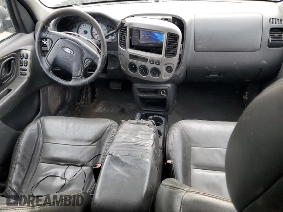 2004 Ford Escape XLT with VIN 1FMYU03134KA19384, listed as a Copart auction lot 46597125 with 173,947 mi miles and Salvage Title. Bid and sale history available at carsss.com. Image 8.