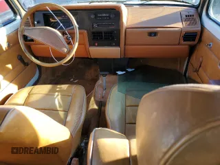 1982 Volkswagen Rabbit z VIN 1VWFB0172CV102467, wystawiony jako Copart lot #84652424 z przebiegiem 86 100 mil mil oraz Szkody całkowita. Historia ofert i sprzedaży dostępna na DreamBid. Obrazek 8.