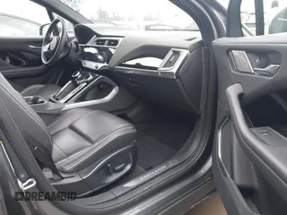 2020 Jaguar I-Pace SE с VIN SADHC2S13L1F79454, выставлен на аукционе IAAI как лот 41728860 с пробегом 32 035 миль миль и . История ставок и продаж доступна на DreamBid. Изображение 5.