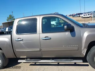 2012 Chevrolet Silverado 1500 LT with VIN 3GCPCSE07CG204577, listed as a IAAI auction lot 41629601 with 321,459 mi miles. Bid and sale history available at carsss.com. Image 13.