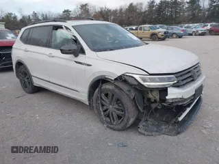 2022 Volkswagen Tiguan SE R-Line Black с VIN 3VV8B7AX2NM089612, выставлен на аукционе IAAI как лот 41271934 с пробегом 30 799 миль миль и . История ставок и продаж доступна на DreamBid. Изображение 1.