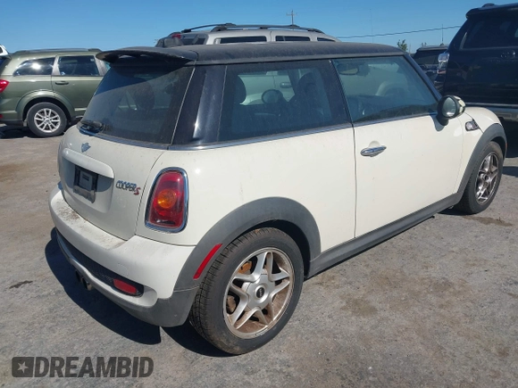 2007 MINI Hardtop S с VIN WMWMF73537TL92266, выставлен на аукционе IAAI как лот 42532567 с пробегом 161 717 миль миль и . История ставок и продаж доступна на DreamBid. Изображение 4.