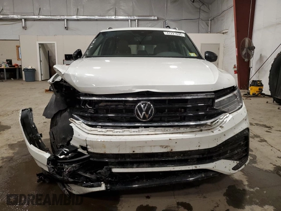2023 Volkswagen Tiguan SE R-Line Black with VIN 3VV8B7AX4PM135217, listed as a Copart auction lot 47221635 with 19,676 mi miles and Salvage title. Bid and sale history available at DreamBid. Image 5.