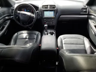 2018 Ford Explorer XLT z VIN 1FM5K8D88JGA61972, wystawiony jako Copart lot #52791995 z przebiegiem 73 648 mil mil oraz Szkoda całkowita • Salvage title. Historia ofert i sprzedaży dostępna na DreamBid. Obrazek 8.
