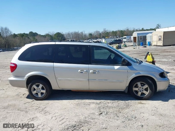 2005 Dodge Caravan SXT with VIN 2D4GP44L25R443059, listed as a IAAI auction lot 41671911 with NaN miles. Bid and sale history available at carsss.com. Image 13.