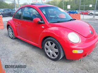2003 Volkswagen Beetle GLS with VIN 3VWCD21C33M422915, listed as a IAAI auction lot 42130236 with 194,689 mi miles and . Bid and sale history available at DreamBid. Image 1.