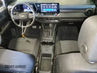 2023 Chevrolet Colorado 2WD Work Truck z VIN 1GCGSBEC9P1262417, wystawiony jako Copart lot #61997715 z przebiegiem 27 573 mil mil oraz Czysty tytuł • Clean title. Historia ofert i sprzedaży dostępna na DreamBid. Obrazek 8.
