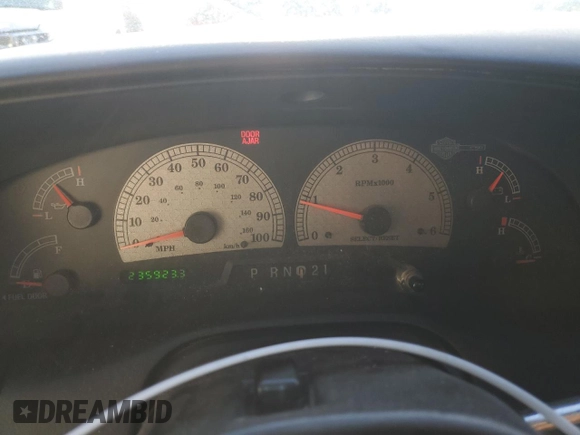 2000 Ford F-150 XL with VIN 2FTRX07L1YCA89598, listed as a Copart auction lot 55571645 with 235,923 mi miles and Salvage title. Bid and sale history available at DreamBid. Image 9.
