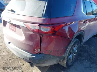 2019 Chevrolet Traverse LT Cloth with VIN 1GNEVGKW8KJ146605, listed as a IAAI auction lot 41437513 with 88,509 mi miles. Bid and sale history available at carsss.com. Image 6.