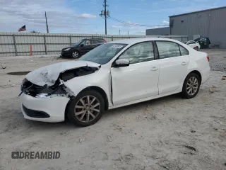 2014 Volkswagen Jetta SE z VIN 3VWD07AJ0EM381996, wystawiony jako Copart lot #42408865 z przebiegiem 161 331 mil mil oraz Szkoda całkowita • Salvage title. Historia ofert i sprzedaży dostępna na DreamBid. Obrazek 1.