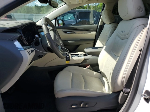 2021 Cadillac XT5 FWD Premium Luxury z VIN 1GYKNCRS2MZ209820, wystawiony jako Copart lot #51332565 z przebiegiem 52 916 mil mil oraz Szkoda całkowita • Salvage title. Historia ofert i sprzedaży dostępna na DreamBid. Obrazek 7.