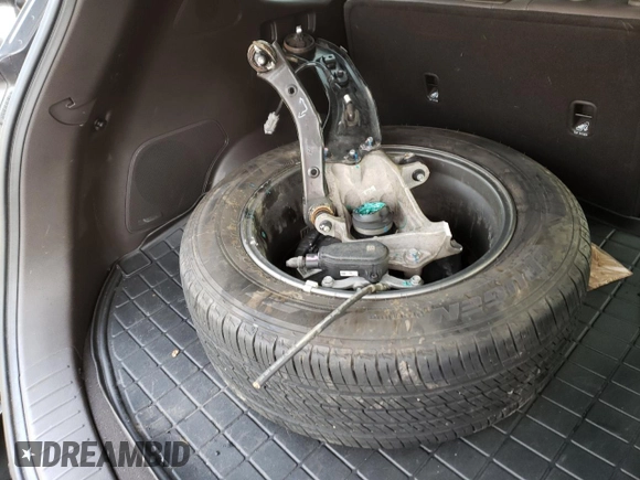 2020 Hyundai Santa Fe Limited with VIN 5NMS5CADXLH288529, listed as a Copart auction lot 40286833 with 9,933 mi miles and . Bid and sale history available at DreamBid. Image 13.