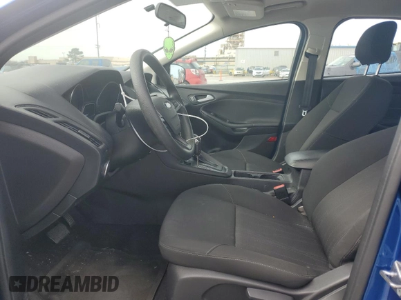 2018 Ford Focus SE z VIN 1FADP3F22JL328761, wystawiony jako Copart lot #45220705 z przebiegiem 71 639 mil mil oraz Szkoda całkowita • Salvage title. Historia ofert i sprzedaży dostępna na DreamBid. Obrazek 7.