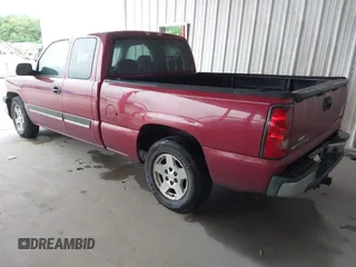 2005 Chevrolet Silverado 1500 LS with VIN 2GCEC19T551335430, listed as a IAAI auction lot 42195780 with 216,197 mi miles and . Bid and sale history available at DreamBid. Image 3.