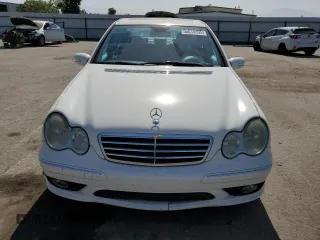 2005 Mercedes-Benz C 320 с VIN WDBRF64J35F573425, выставлен на аукционе Copart как лот 60815455 с пробегом 116 054 миль миль и Списание • Salvage title. История ставок и продаж доступна на DreamBid. Изображение 5.