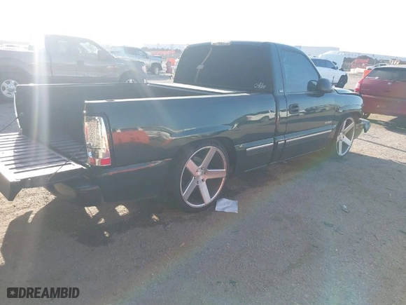 2002 Chevrolet Silverado 1500 with VIN 1GCEC14W12Z159349, listed as a IAAI auction lot 41765256 with 132,934 mi miles. Bid and sale history available at carsss.com. Image 4.